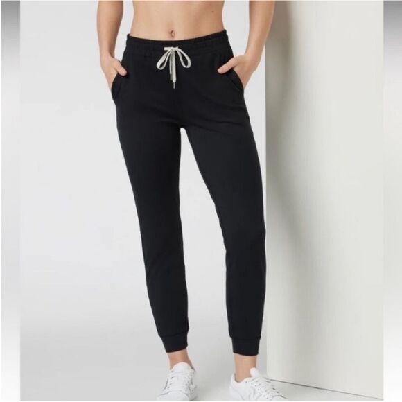 Vuori women’s performance joggers - Picture 7 of 8